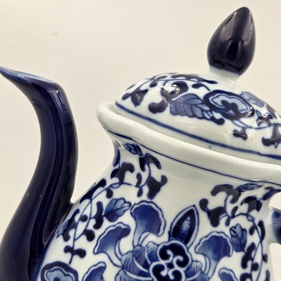 Bombay Asian Garden Teapot Fitted Lid Ceramic Cobalt Blue and White Floral - Picture 9 of 10